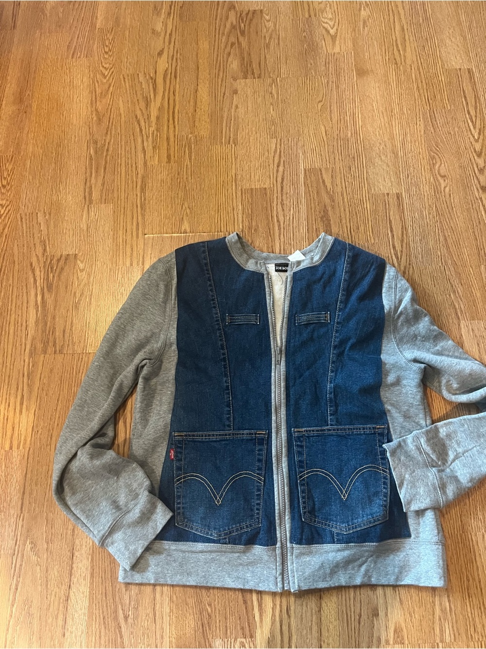 Up cycled Denim Patchwork Jacket Gray
Fleece Sweatshirt Reworked Medium